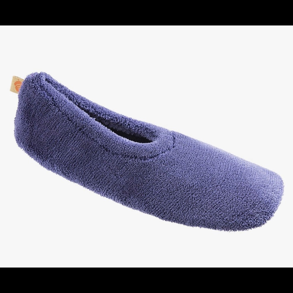 NWT Acorn Slippers